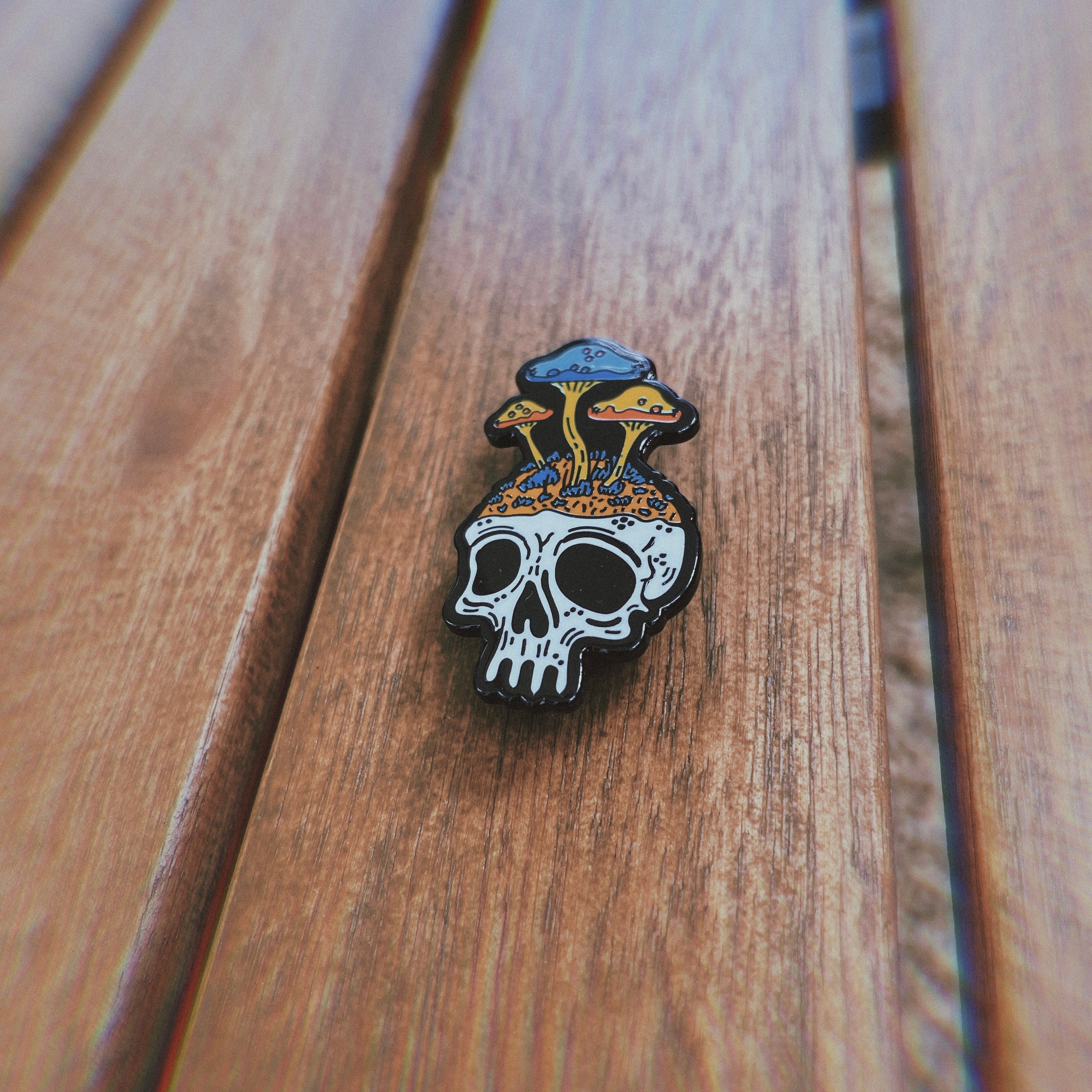 Macrodose Skull Pin Ð Enamel Pin product image